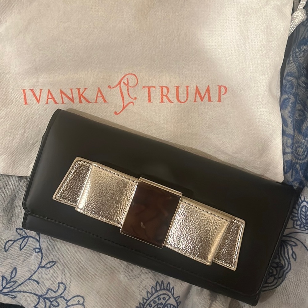 Ivanka Trump Silver Bow Wallet